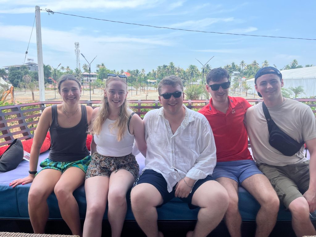 Why Alleppey Houseboats Are a Must-Do Experience for Foreign Travelers